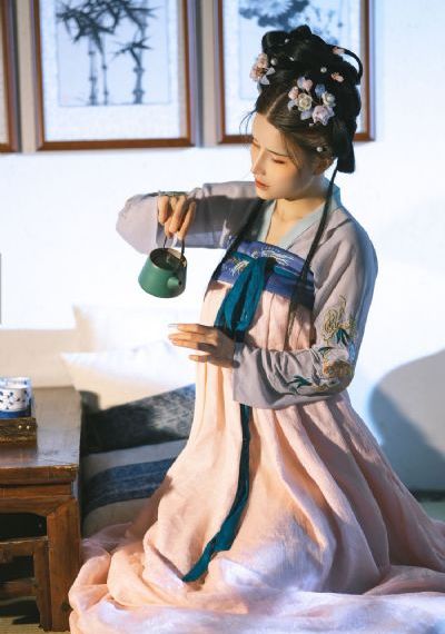 国产品精丝祙黑色高跟鞋_高清电影完整版在线观看
